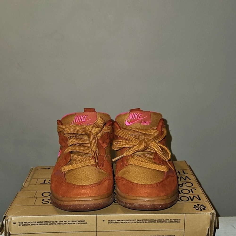Nike Dunk Low Disrupt 2 "Desert Bronze" sneakersNike Tan and Pink Athletic Shoes